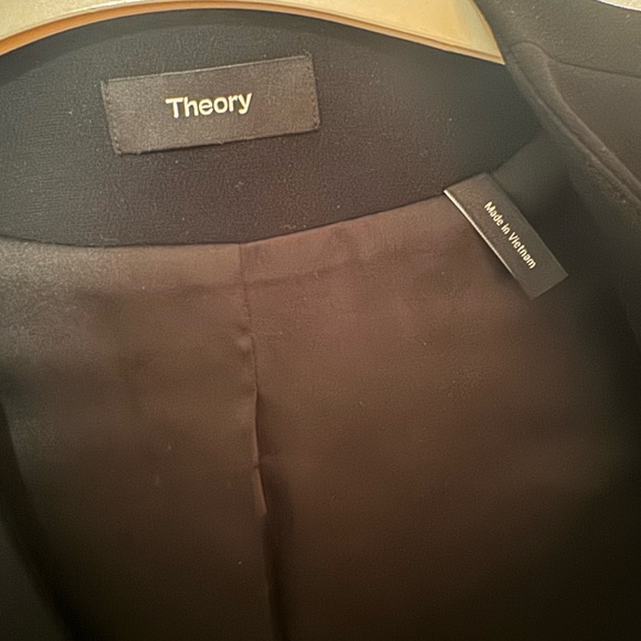 Theory Lindraya Admiral Crepe Blazer - Picture 7 of 8